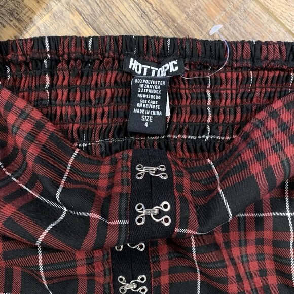 HOT TOPIC Maroon Black Plaid HOOK & EYE Buckle Strap CROP TOP Plus 4 Whimsigoth - Picture 4 of 4